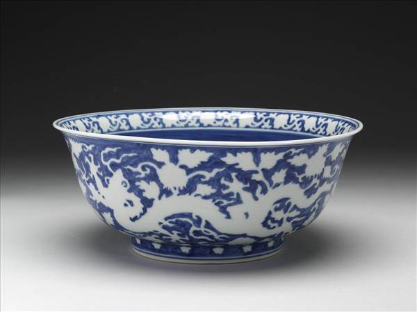 青花白龍番蓮碗