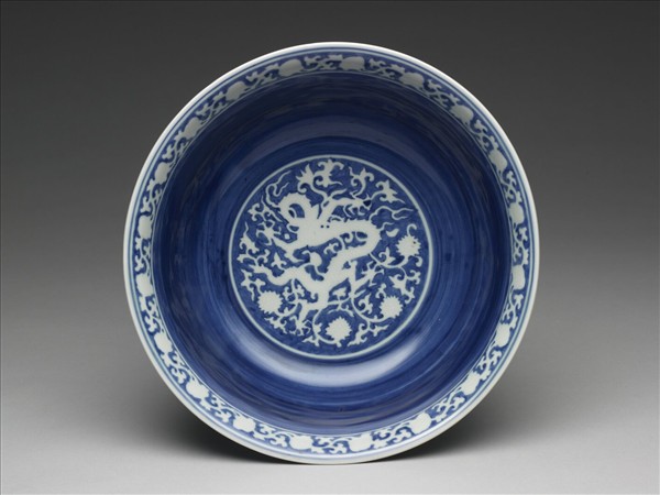 青花白龍番蓮碗