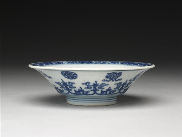 青花八寶折腰式碗