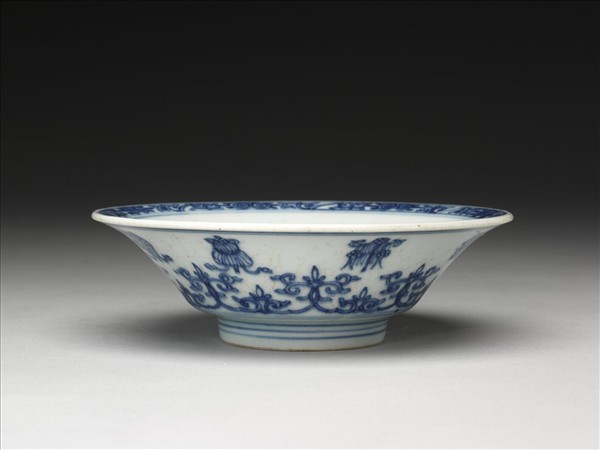 青花八寶折腰式碗