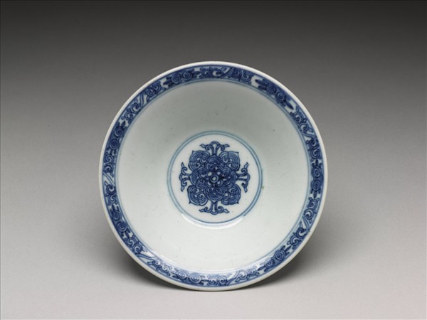 青花八寶折腰式碗