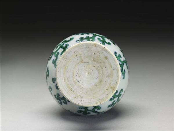 鬥彩雲龍蒜頭瓶