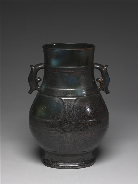 古銅釉雙耳尊