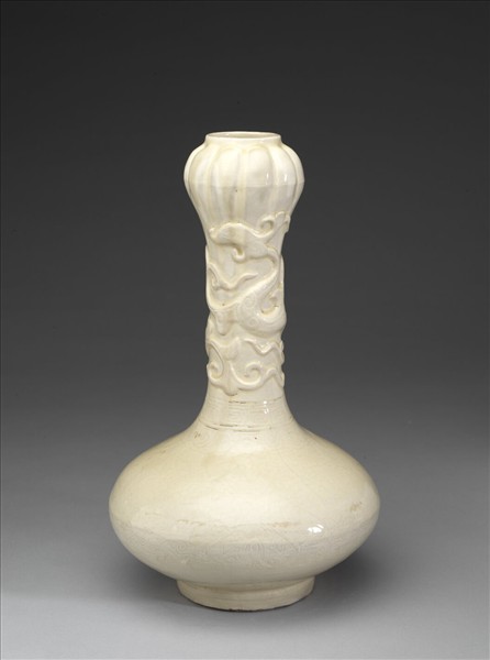 白釉蟠龍蒜頭瓶