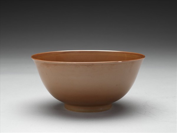 明 嘉靖 醬釉撇口碗