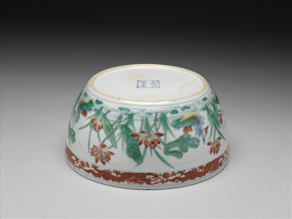 鬥彩蓮塘鴛鴦紋碗