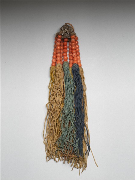 銀飾穿珊瑚珠串耳墜