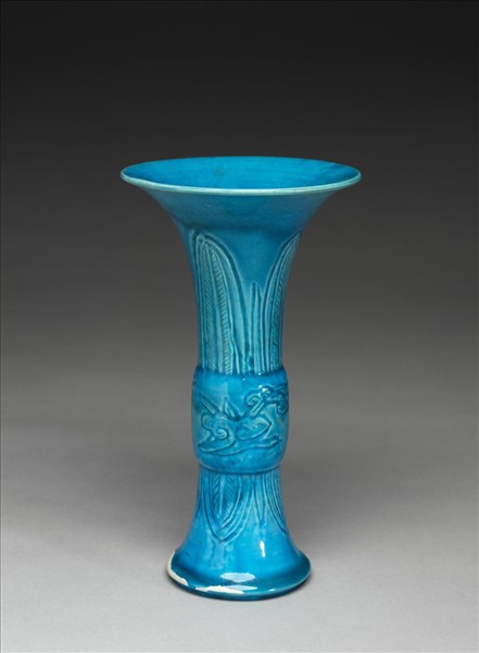 孔雀綠釉靈芝紋觚