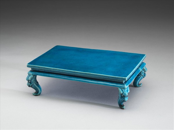 孔雀綠獸足方几