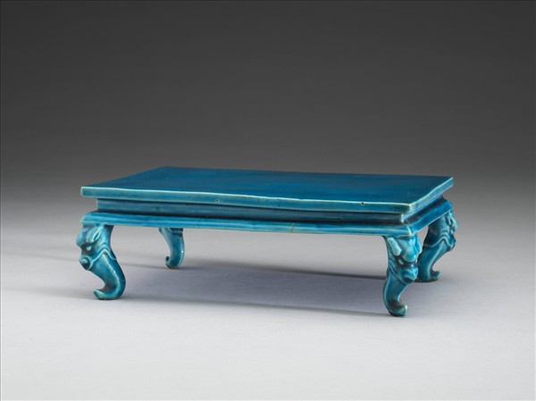 孔雀綠獸足方几