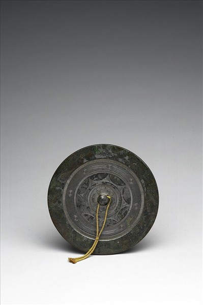 「常宜子孫」雲雷連弧紋鏡