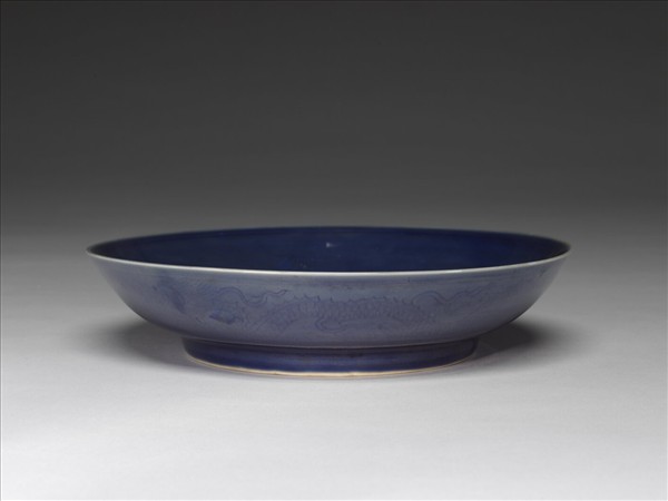 霽青暗龍紋盤