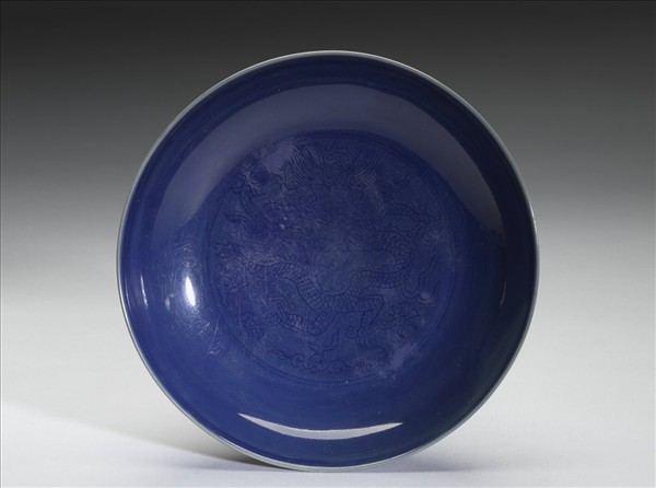 霽青暗龍紋盤