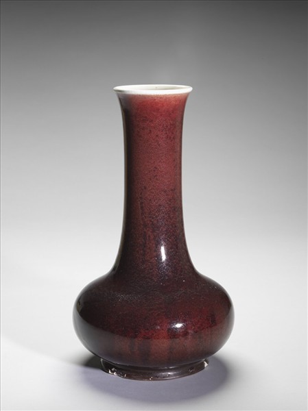 寶石紅釉長頸瓶