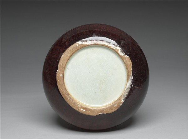 寶石紅釉長頸瓶