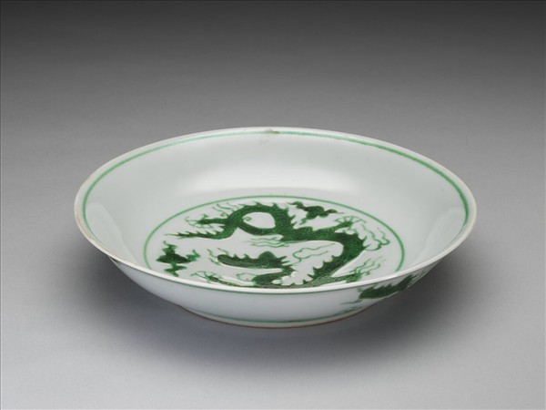 綠彩雲龍紋盤