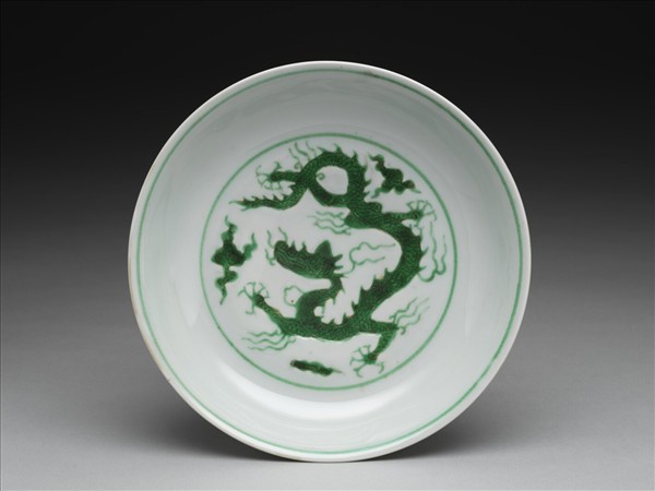 綠彩雲龍紋盤
