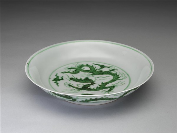綠彩雲龍紋盤
