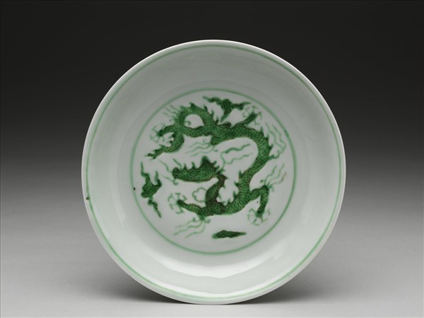 綠彩雲龍紋盤
