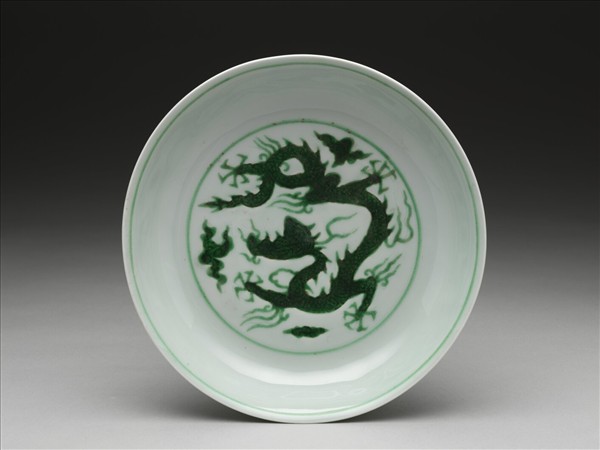 綠彩雲龍紋盤