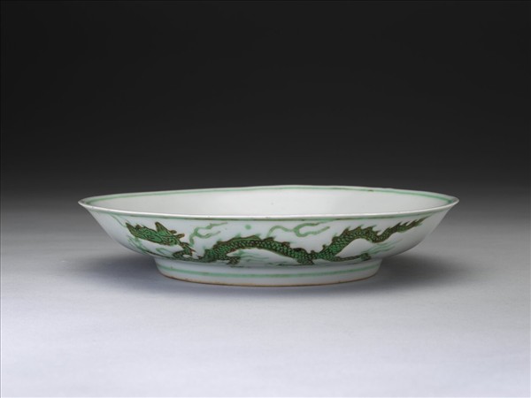 綠彩雲龍紋盤
