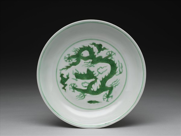 綠彩雲龍紋盤