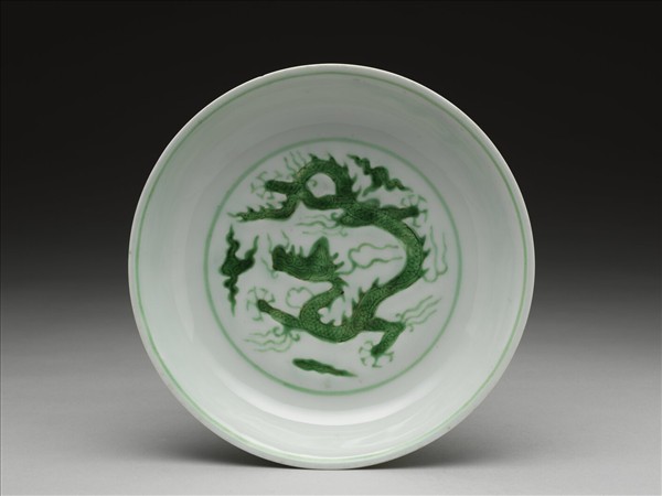綠彩雲龍紋盤