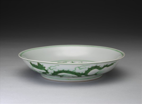 綠彩雲龍紋盤