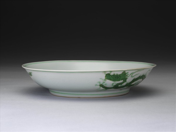 綠彩雲龍紋盤