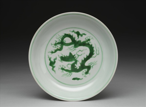 綠彩雲龍紋盤