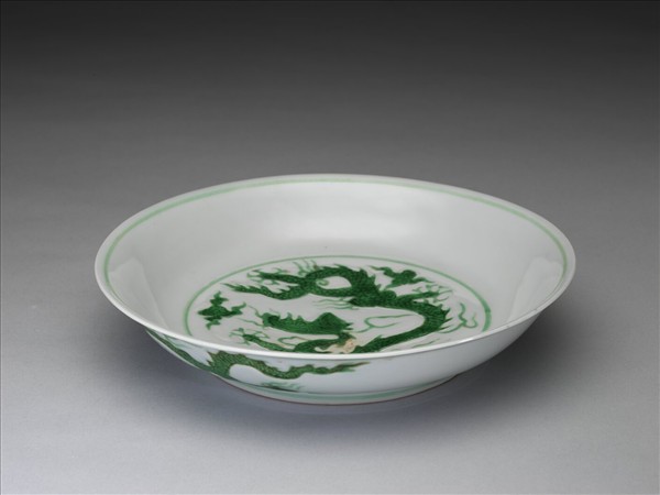 綠彩雲龍紋盤