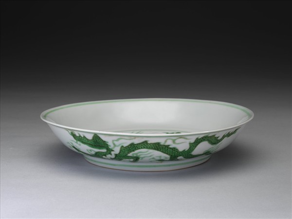 綠彩雲龍紋盤