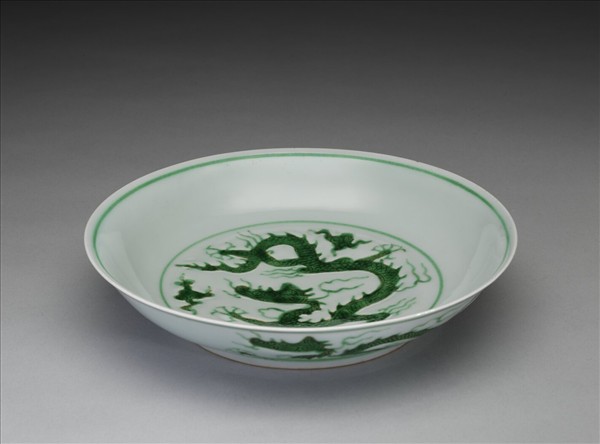 綠彩雲龍紋盤