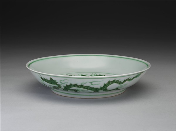 綠彩雲龍紋盤