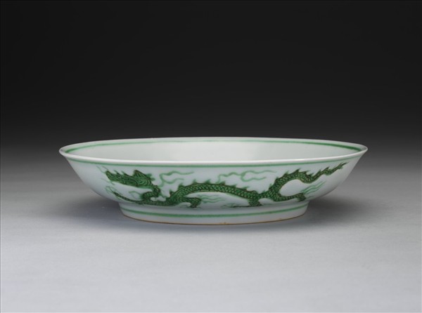 綠彩雲龍紋盤