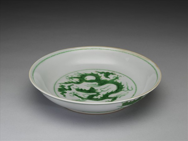 綠彩雲龍紋盤