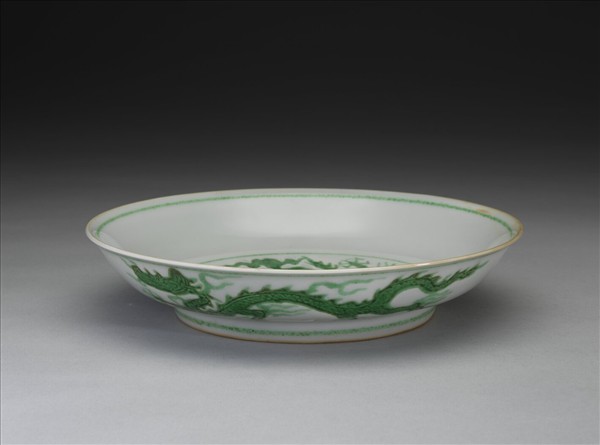 綠彩雲龍紋盤