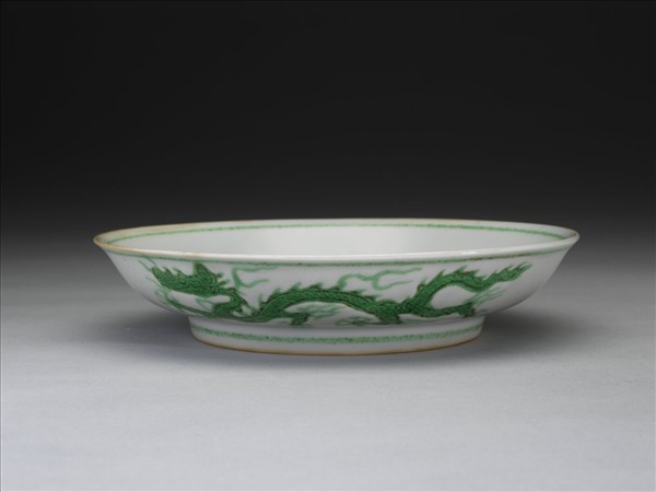 綠彩雲龍紋盤