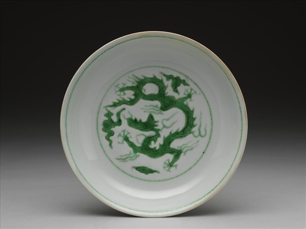 綠彩雲龍紋盤