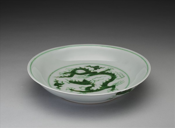 綠彩雲龍紋盤