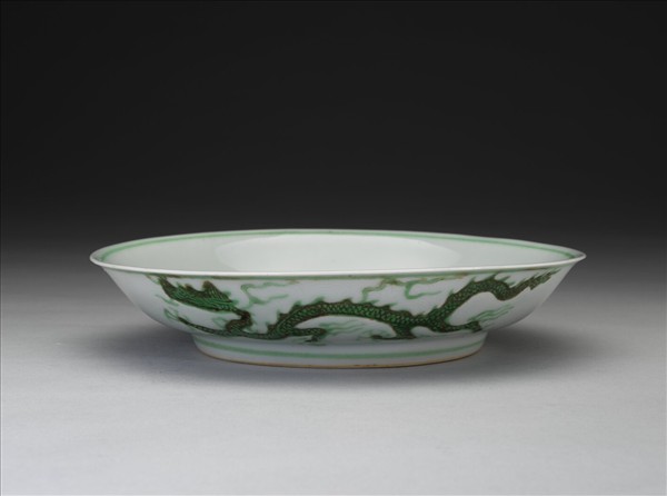綠彩雲龍紋盤