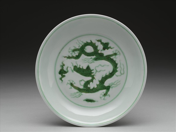 綠彩雲龍紋盤