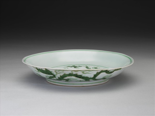 綠彩雲龍紋盤