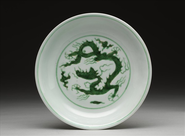 綠彩雲龍紋盤