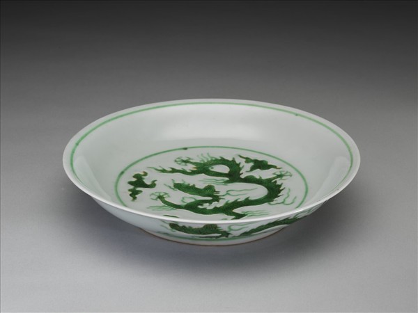 綠彩雲龍紋盤
