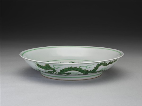 綠彩雲龍紋盤