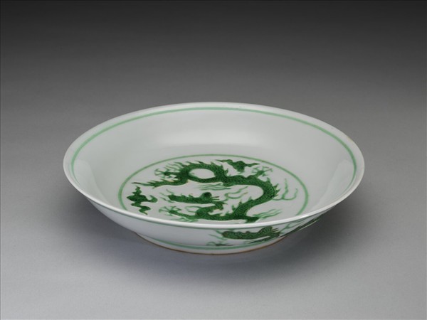 綠彩雲龍紋盤