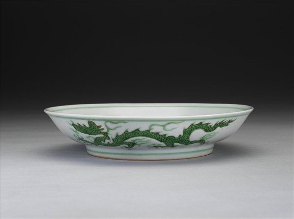綠彩雲龍紋盤