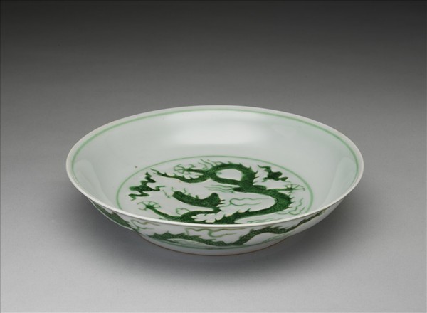 綠彩雲龍紋盤