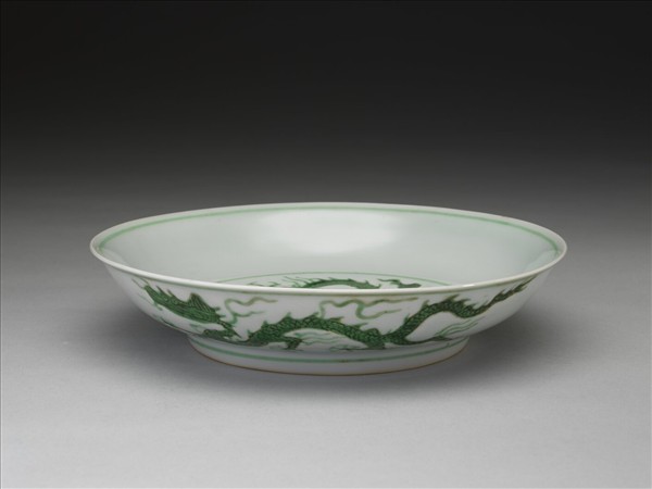 綠彩雲龍紋盤